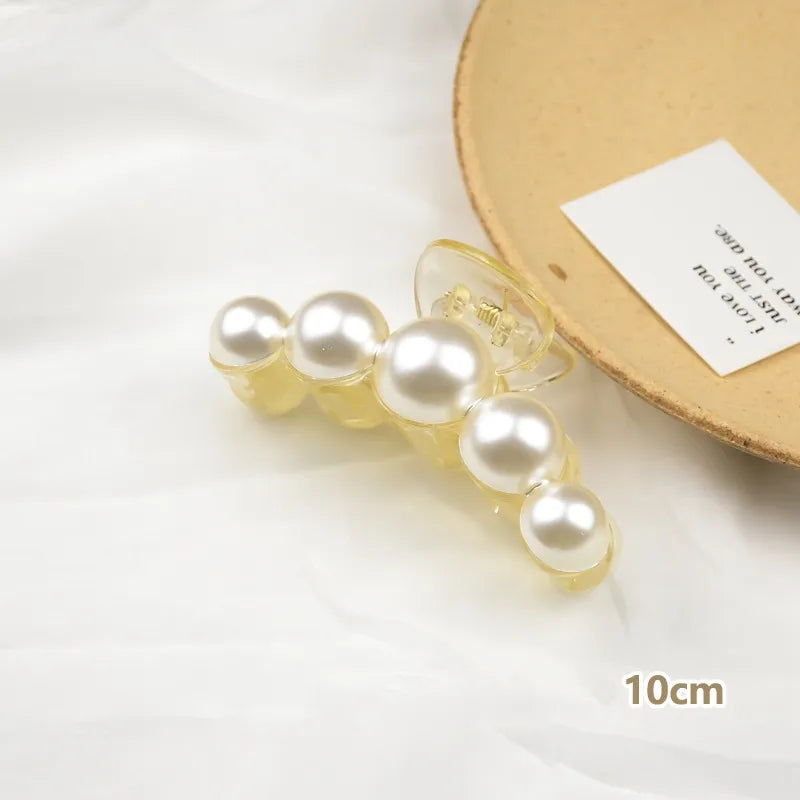 Elegant Pearl Claw Clip