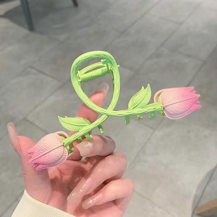 Elegant Floral Claw Clip